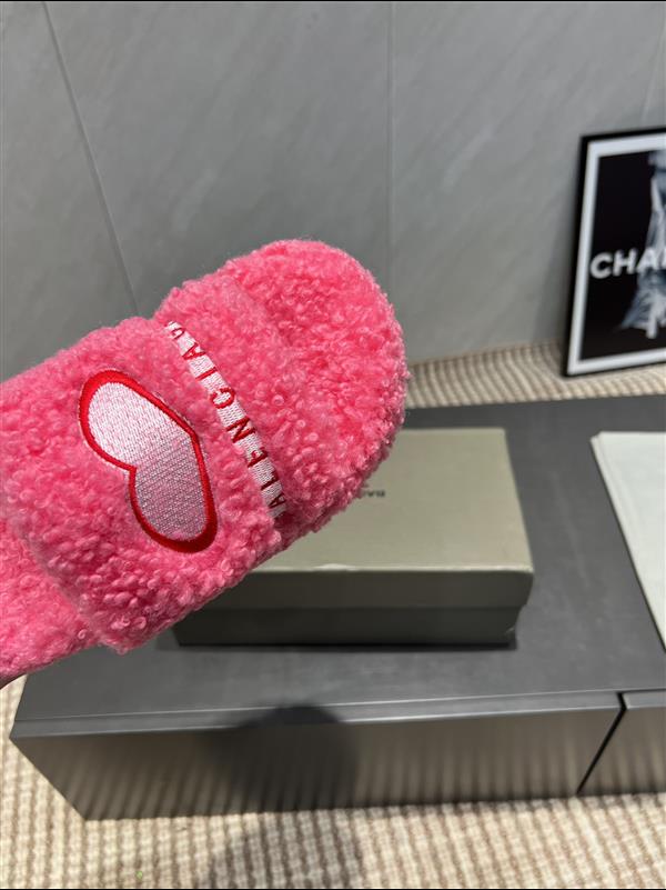 2025112818448599 210